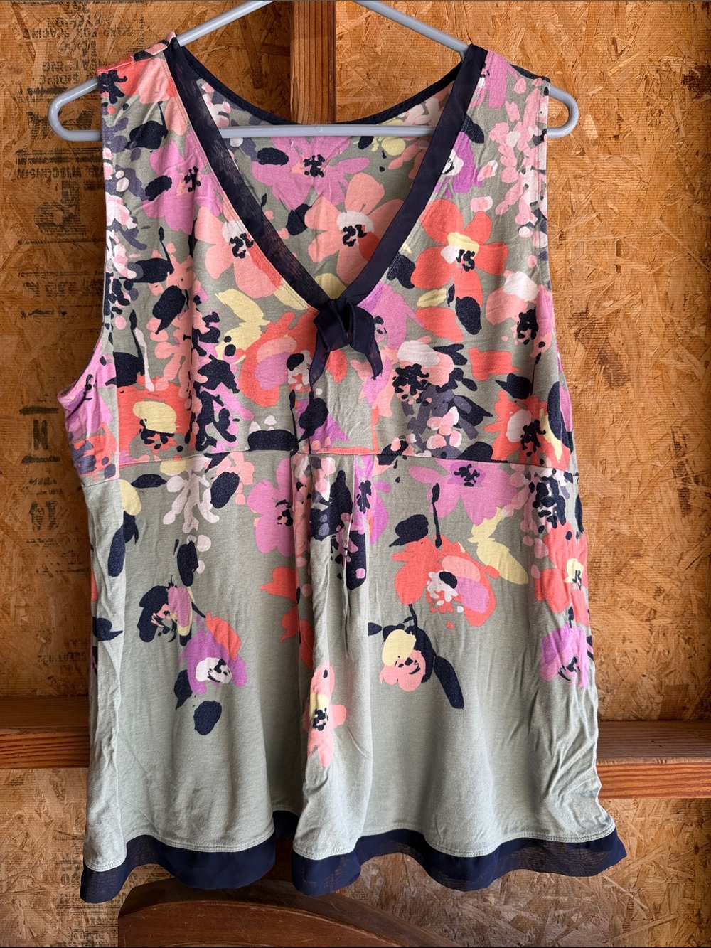 Floral Sleeveless V-Neck Tank Top - Multicolor